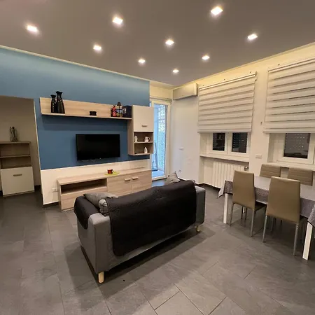 Casa Paestum. Your Wonderful Garden In Dom wakacyjny Rzym