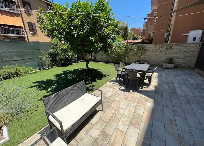 Casa Paestum. Your Wonderful Garden In Dom wakacyjny Rzym