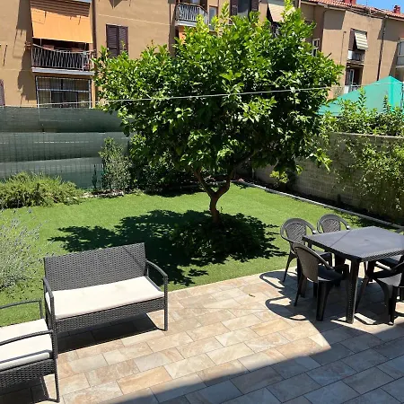 Casa Paestum. Your Wonderful Garden In Rom